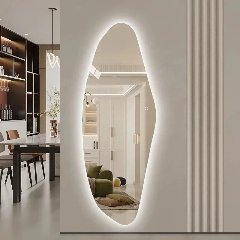 Miroir mural LED pleine longueur design irrégulier verre.